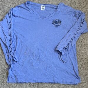VS Pink Logo Light Purple V-Neck Top
